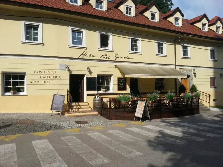 Restaurant "Hisa pod gradom
