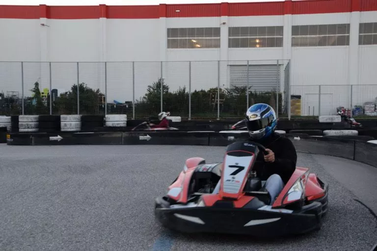 Karting settimana dell'addio al celibato attività weekend dell'addio al celibato
