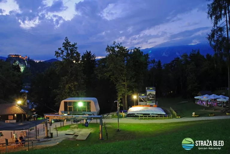 La notte dell'estate in slitta ha sanguinato