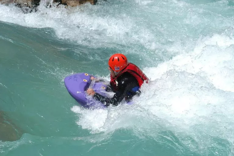 Attività di addio al celibato sul fiume Soca